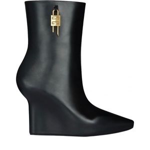 NWT Givenchy G lock leather boots!